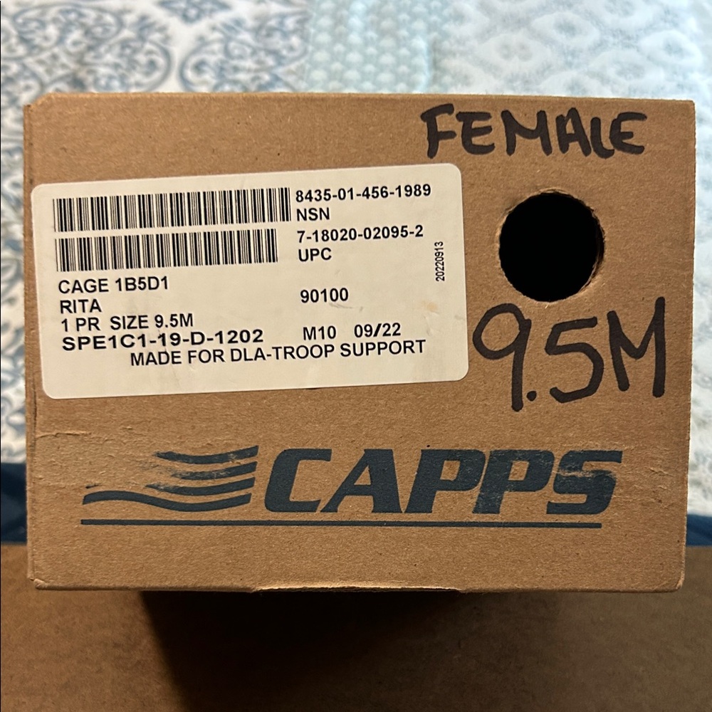 Capps Airlite uniform shoes.  Women’s Size 9.5. New in Box - Picture 3 of 8
